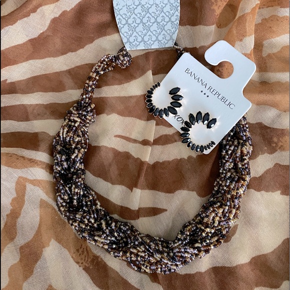 Necklace and Earrings Set - Picture 5 of 11